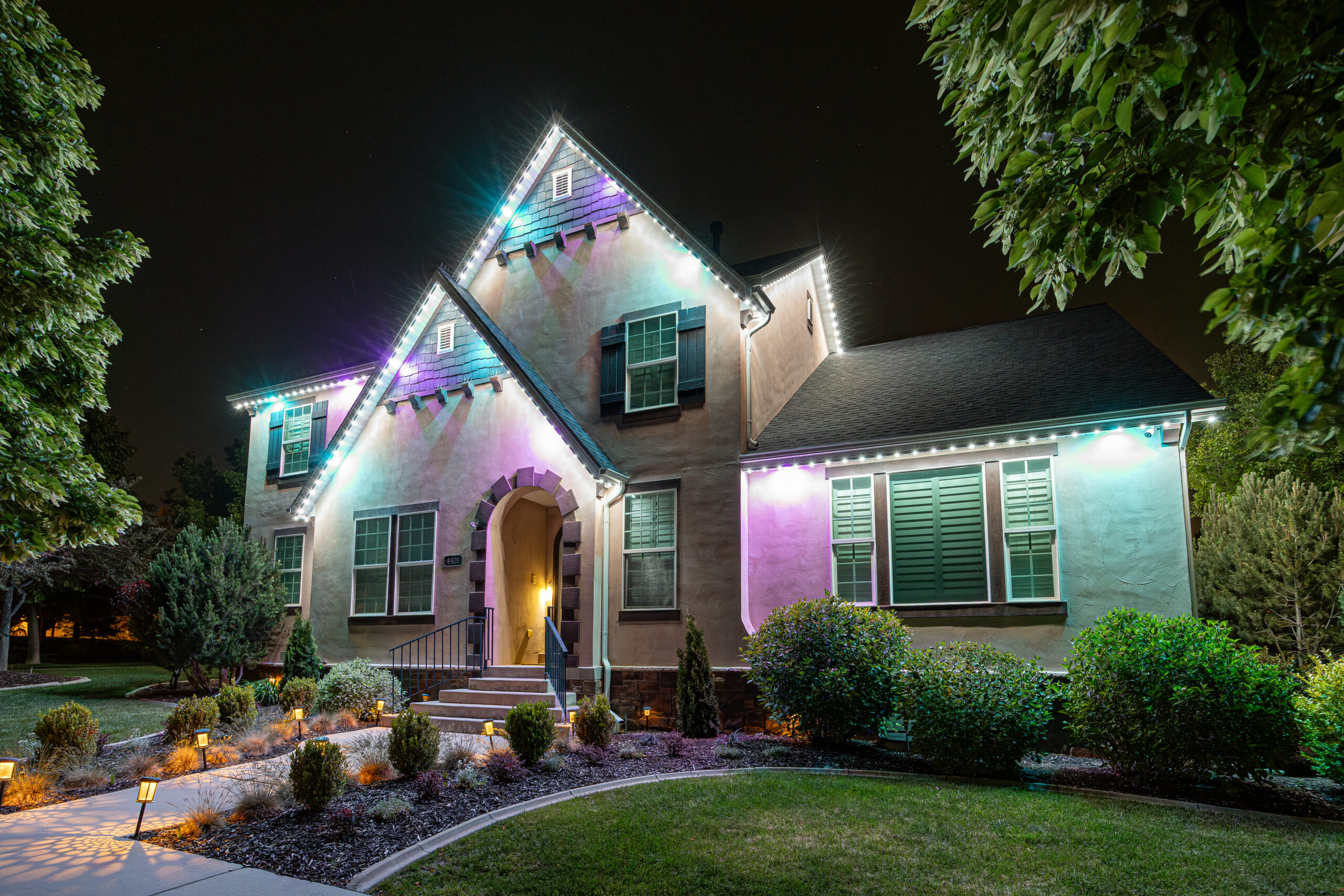 customize permanent holiday lighting for different holidays with programmable outdoor lights